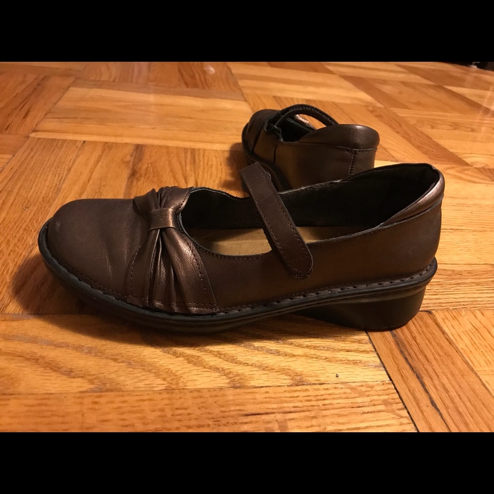 Naot Burnt Copper Mary Janes. Size 38 (7.5 US)